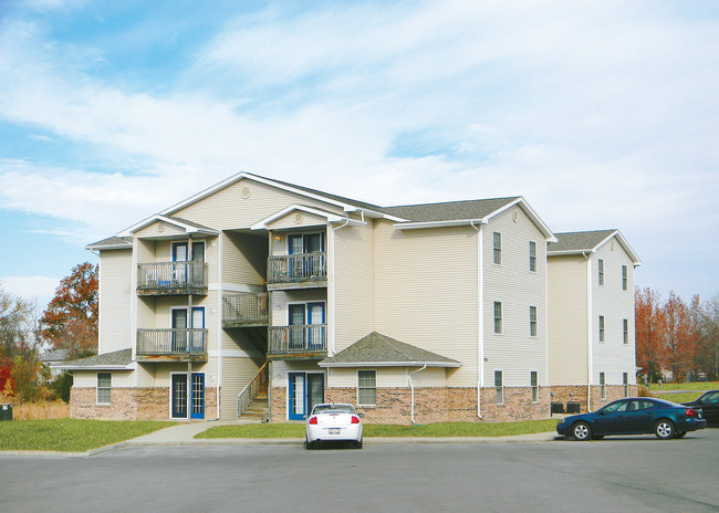 Lake Logan Apartments - Lake Logan Apartments