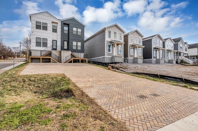 Building Photo - Modern Living in West Nashville