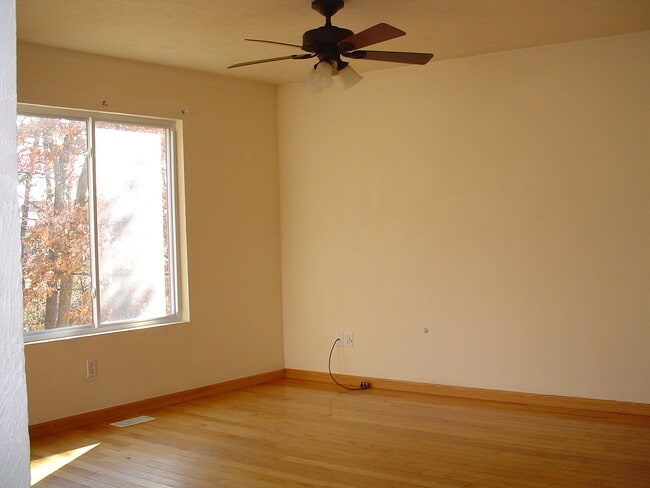 Photo - 1329 Knollwood Ave