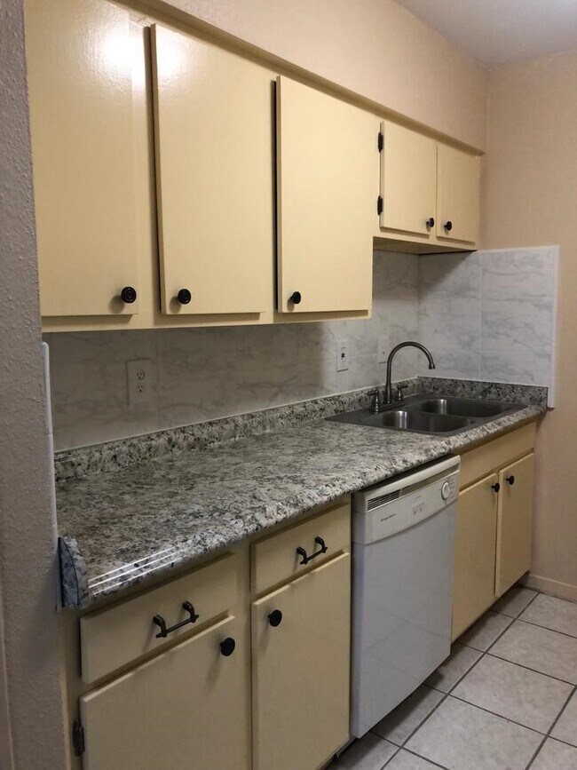 Photo - 8933 Gaylord Dr Unidad 172