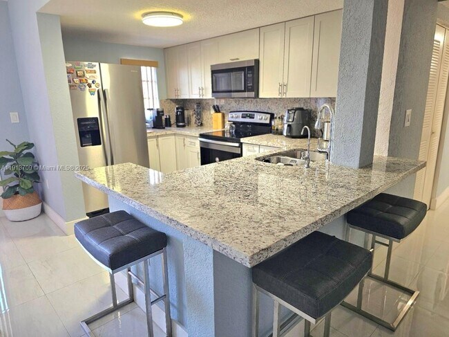 Photo - 21 E 3rd St Unidad 307 Rental