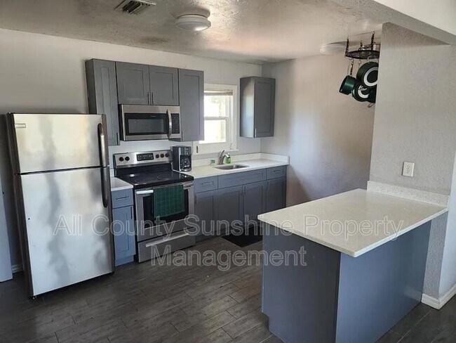 Photo - 3312 17th St N