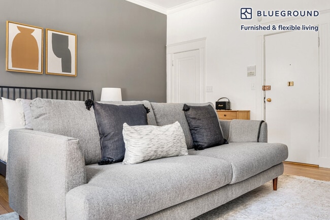 Photo - 232 Newbury St Unidad SI FL2-ID601