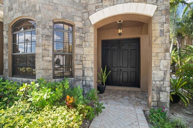 Photo - 3483 Collonade Dr