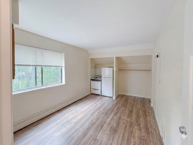 Building Photo - Quaint Affordable Studio in Townhome Community   All utilities included! Unit 104