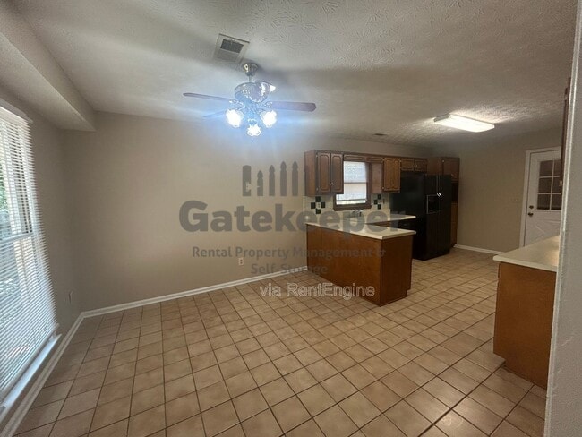Photo - 210 Buckeye Ln
