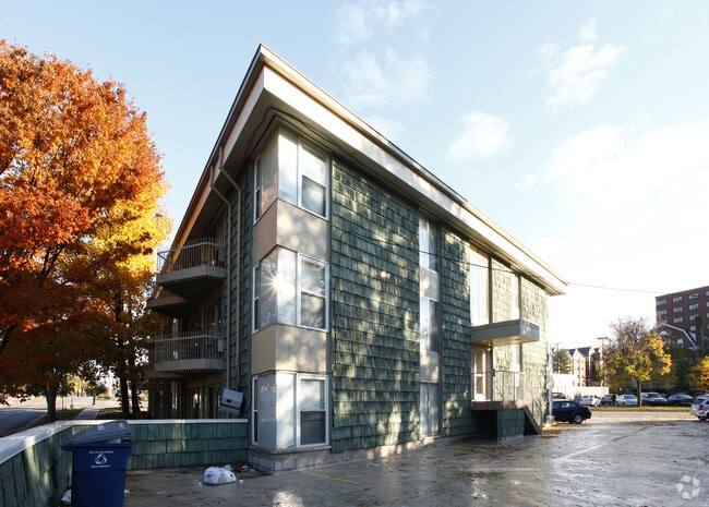 Photo - 406 Packard Apartments