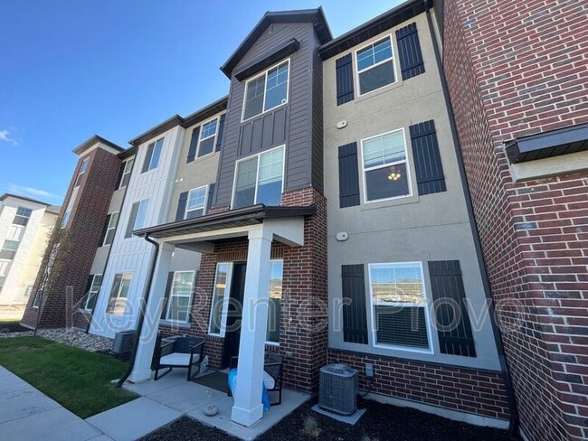 Building Photo - 1923 N 3410 W Unit Building N