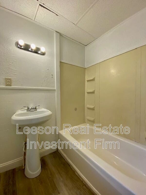 Photo - 426 Merrick St