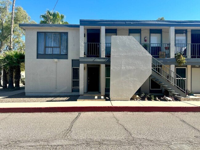 Building Photo - 1620 N Wilmot Rd