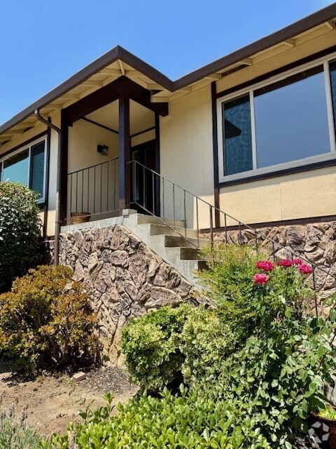 Building Photo - 1869 Cam Estrada Rental