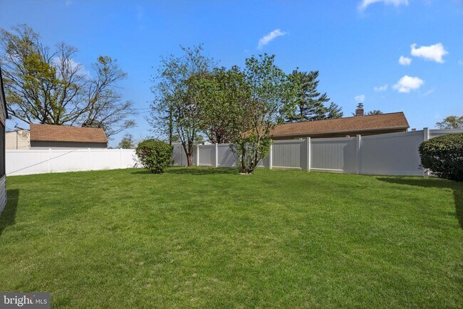 Photo - 338 Goldenridge Dr