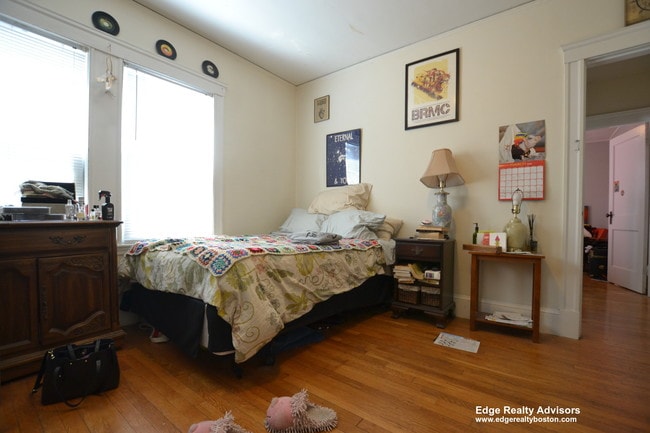 Photo - 15 Cresthill Rd Unit 1