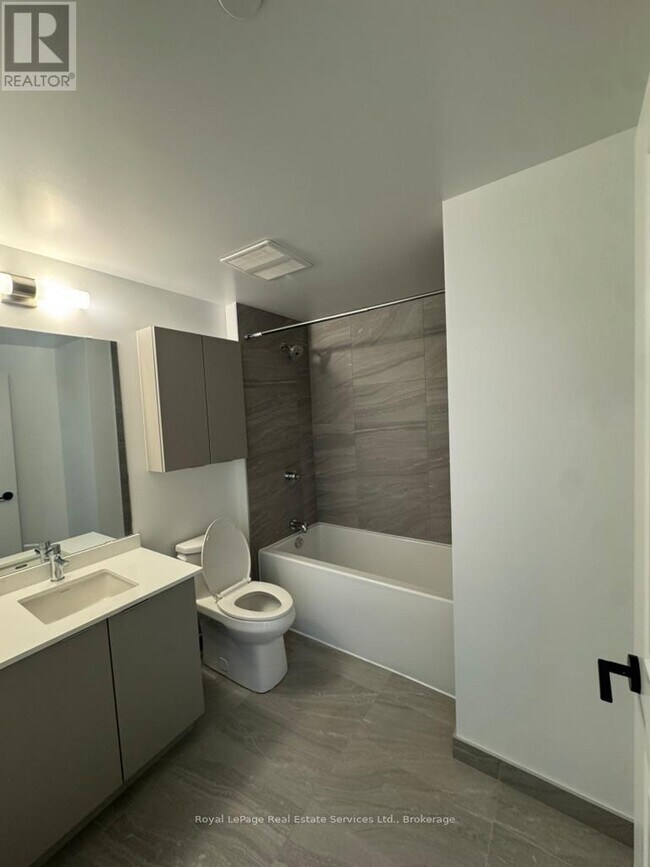 Photo - 2075 Lakeshore Rd. Unité 2105