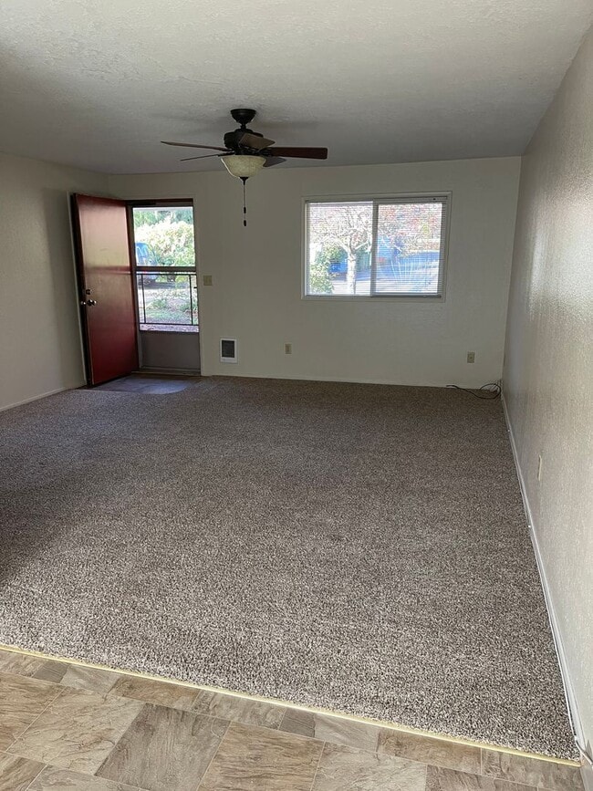 Photo - 027-Candalaria Plaza