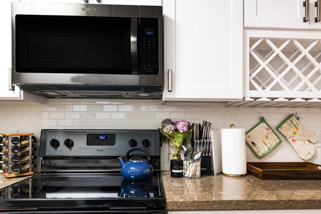 Photo - Sunshine Gardens Apartments