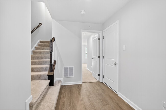 Photo - 526 Dogwood Ln