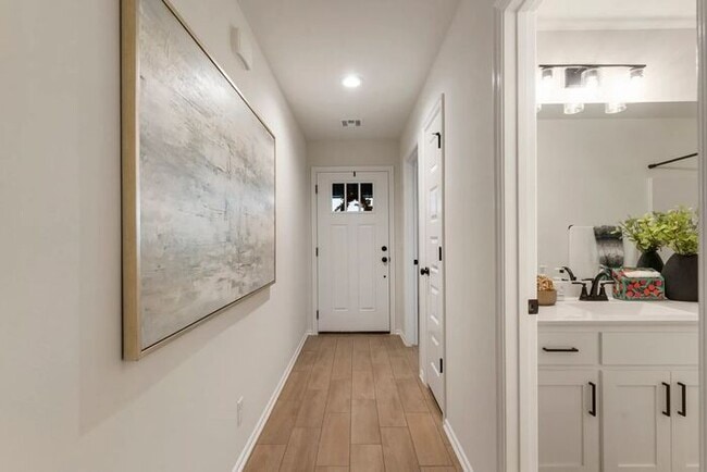 Photo - 4 Bedroom Home In Owasso