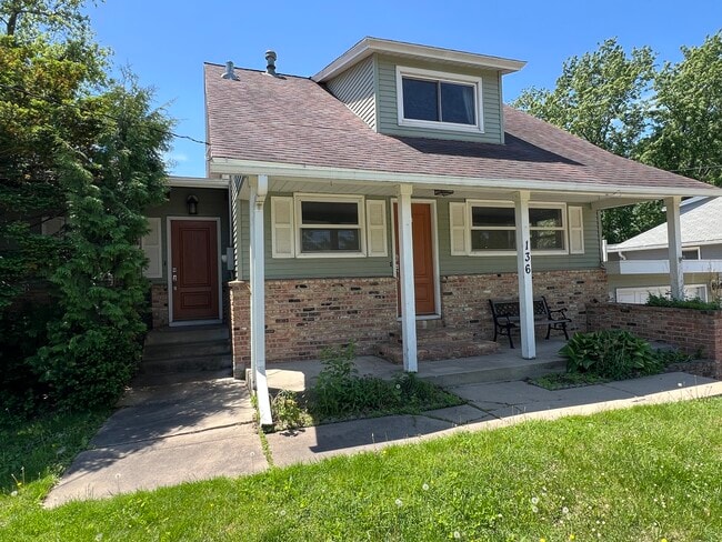 136 14th St NE