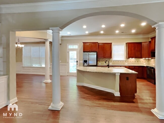 Photo - 807 Herrin Ave