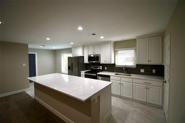 Photo - 213 E Scotland Dr