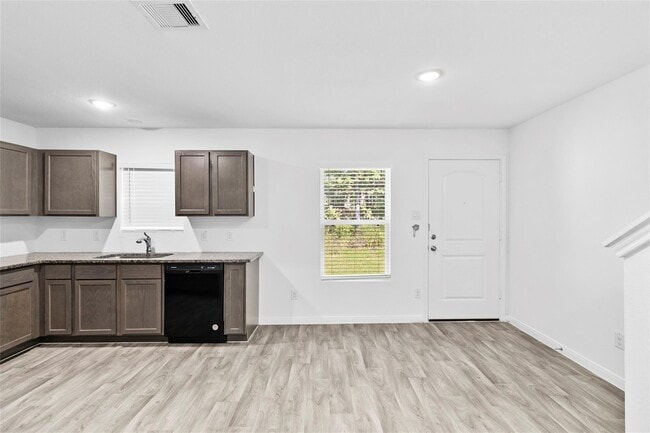 Photo - 189 Curry St