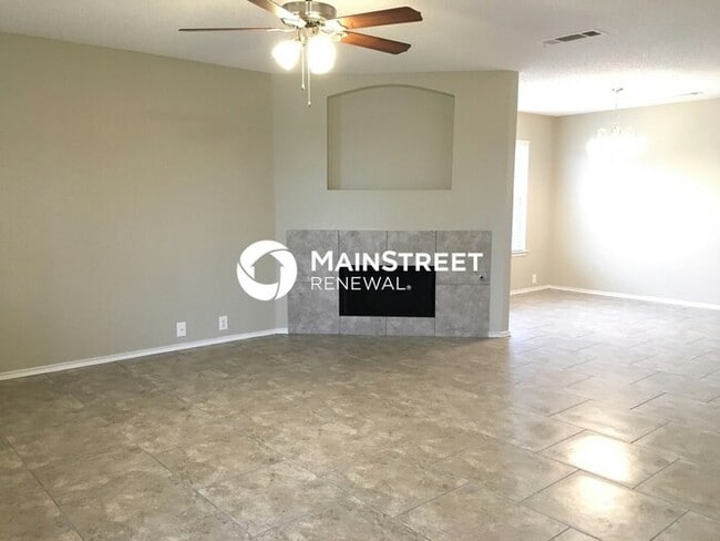 Photo - 4 Bedroom Pet-Friendly Home in Glenn Heights, TX with Main Street Renewal