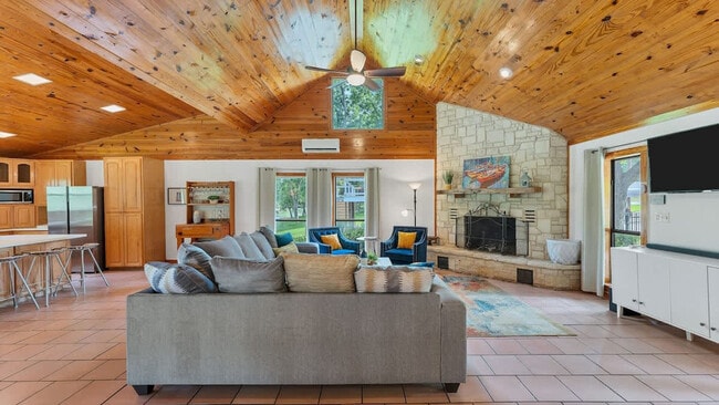 Photo - 302 Shangrila Ln Unidad ID1351226P