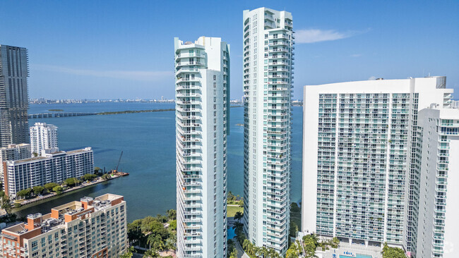 Building Photo - 1900 N Bayshore Dr Unit 612 Rental