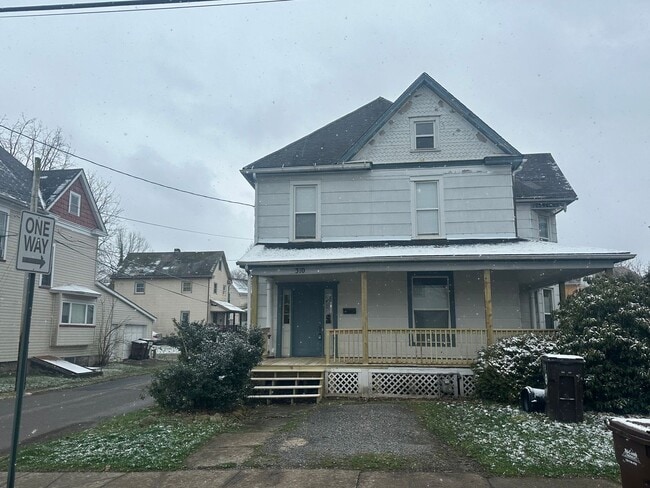 Single Family Home - Single Family Home