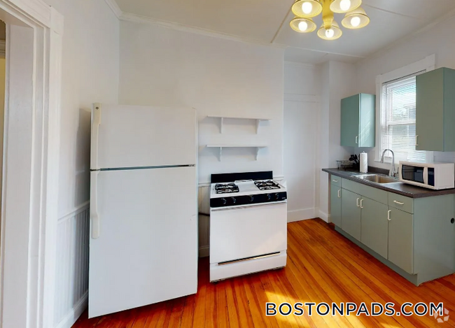 Building Photo - 123 Boston St Unit 3 Rental