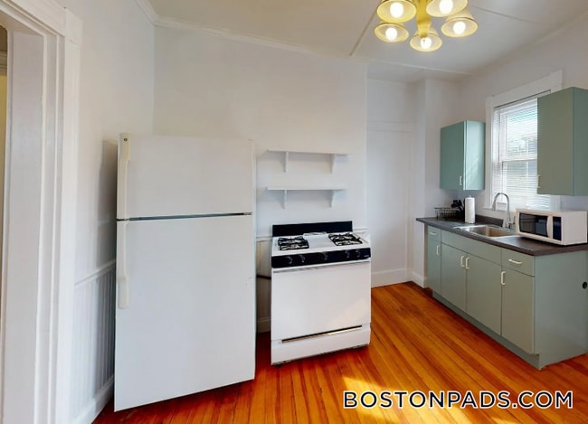 Building Photo - 123 Boston St Rental