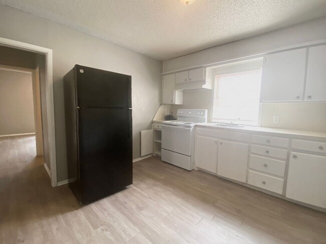 Photo - Cozy 2 Bed 1 Bath near Texas Tech Campus