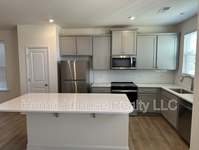 Photo - 1027 S Point Rd