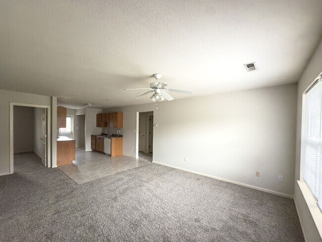 Photo - 2563-2563 E Morris Dr Unit 2563 E Morris Dr