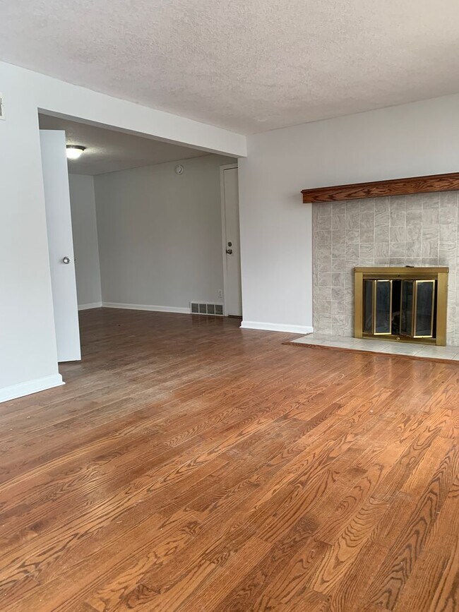 Photo - Your Next Home Awaits: 4BR/2BA in Desirable Prairie Village Location!