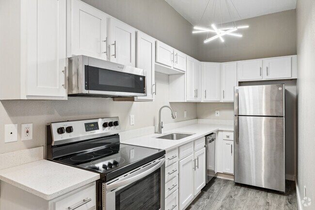 1BR, 1BA - 760SF - Kitchen