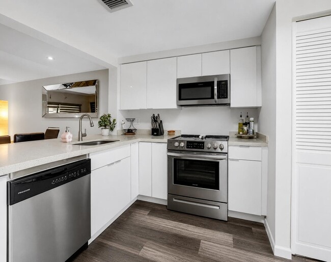 Photo - 8858 NW 48th St