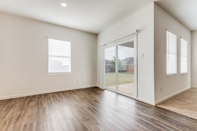 Photo - 1928 Briar Cv