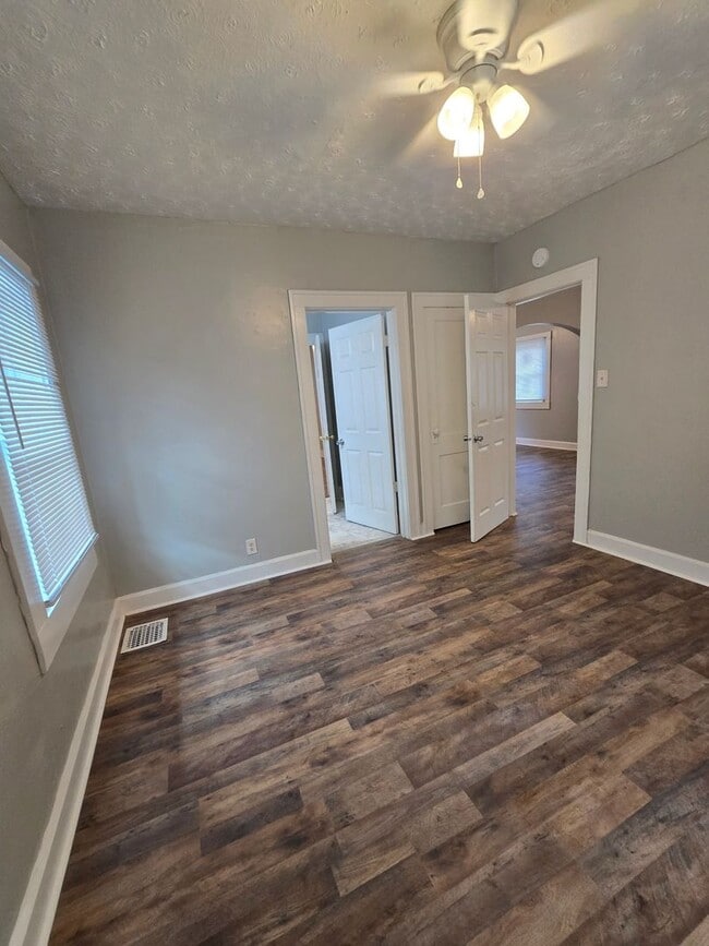 Photo - Spacious Two Bedroom Single Family Near 10th and Belmont Ave