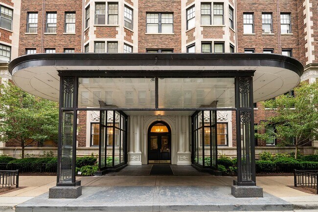 Photo - 3000 N Sheridan