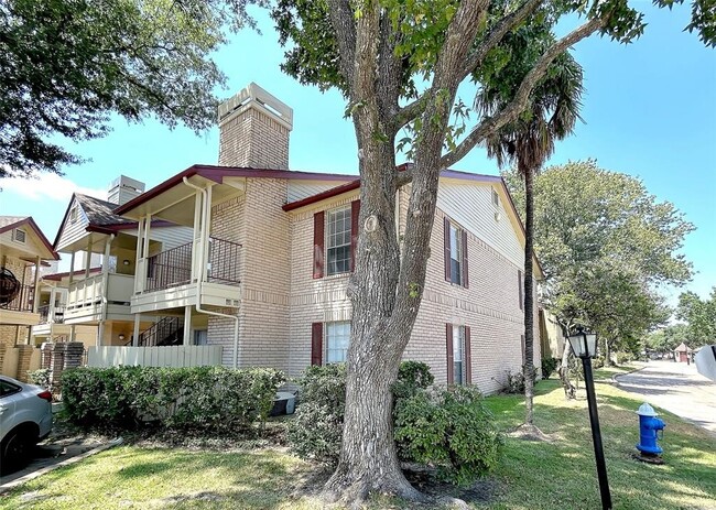 Building Photo - 2120 El Paseo St Unit 620