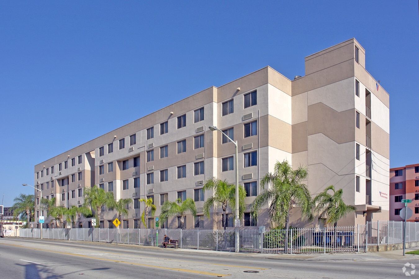 Las Palmas Plaza II - Las Palmas Plaza II