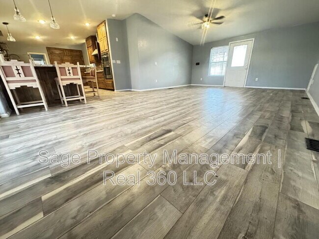 Photo - 4879 N Monterey Dr