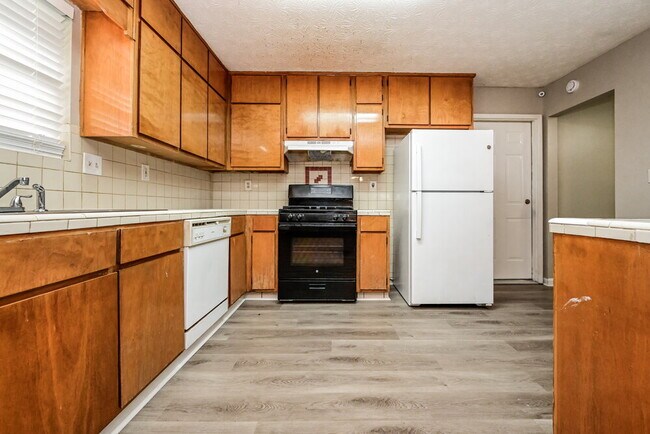 4255 Loveless Pl