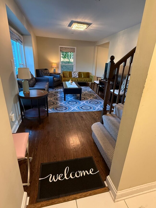 Photo - Beautiful Furnished 3BR/2BA Home in Prime Lincolnwood Location – Top-Rated Schools