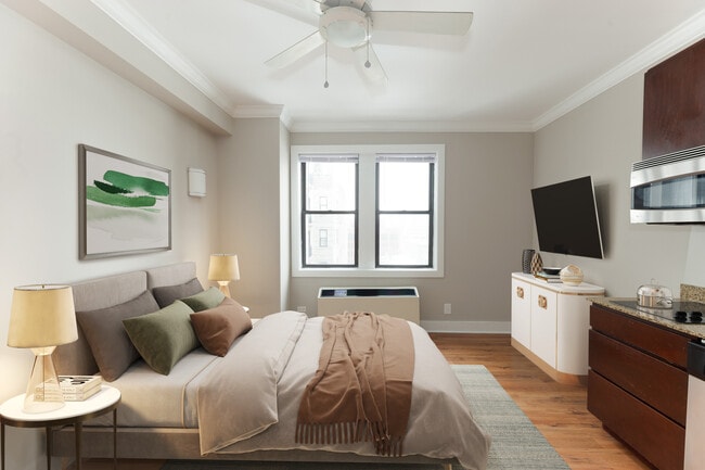 Photo - 11 W. Division