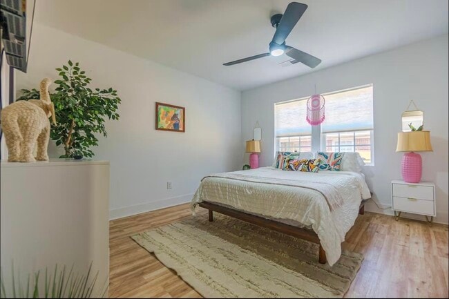 Photo - 82 N Holmes St