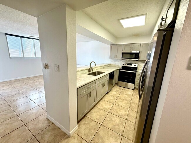 Photo - 3930 S Roosevelt Blvd Unit N204