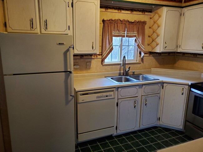 Photo - 599 E Ash St